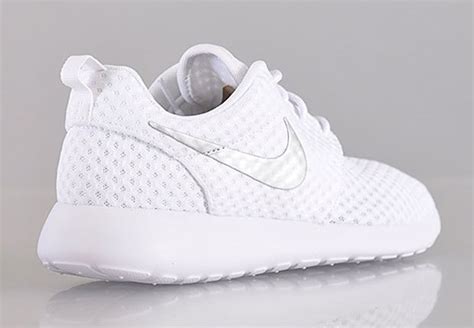 nike roshe run weiß mit schwarzem nike zeichen|Buy Roshe Shoes: New Releases & Iconic Styles .